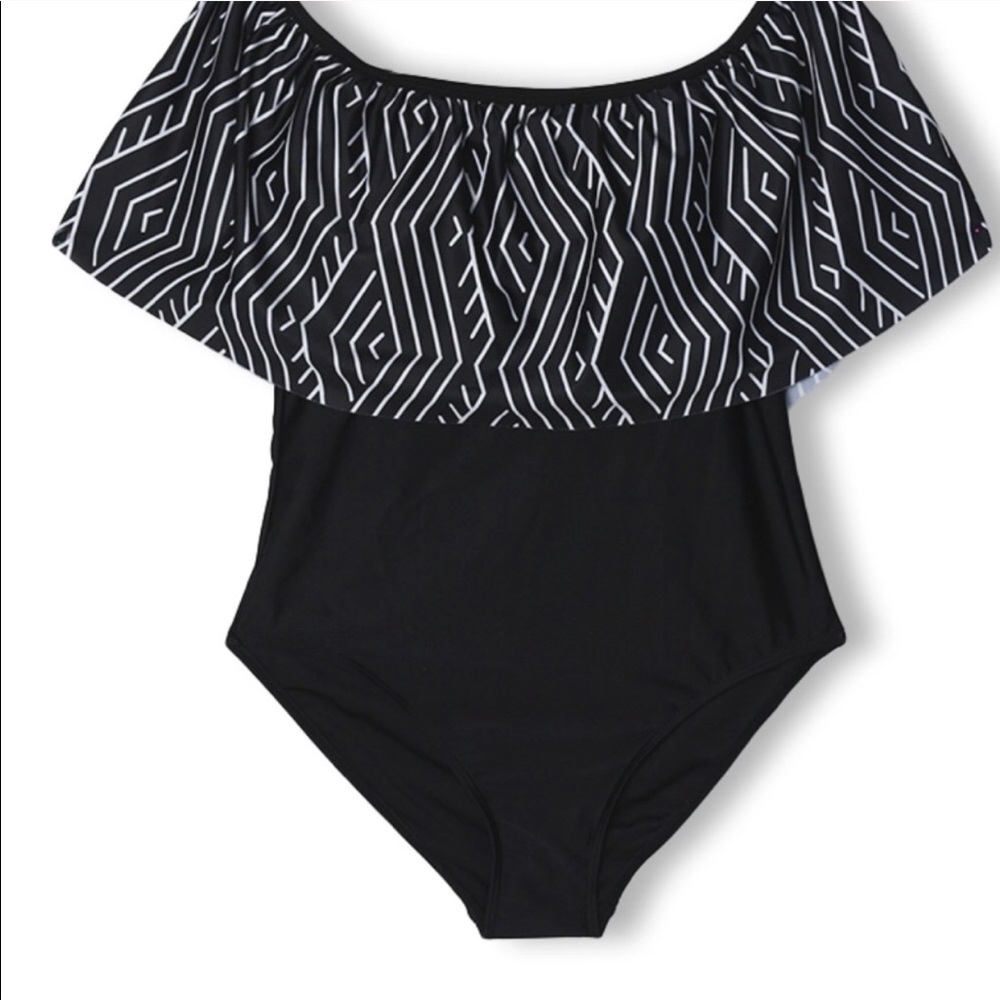 LEELAND🌴 one piece ruffle swimsuit black white - Picture 3 of 4